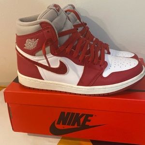 Nike Jordan one retro high varsity red